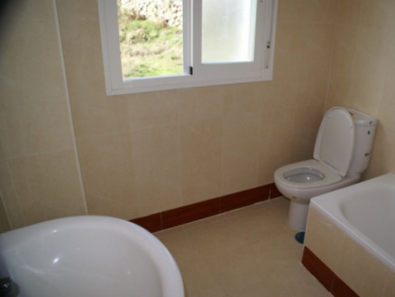 Villa&nbsp;for&nbsp;sale&nbsp;in&nbsp;town,&nbsp;Spain&nbsp;84604