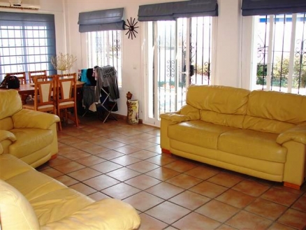 Villa&nbsp;for&nbsp;sale&nbsp;in&nbsp;town,&nbsp;Spain&nbsp;85817