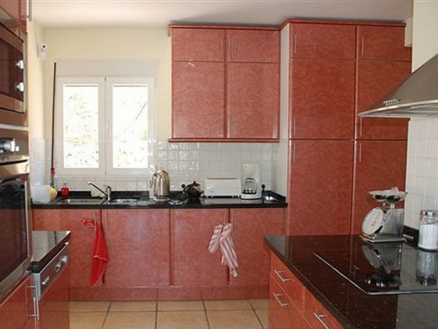 Villa for sale in town, Alicante 93864