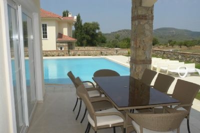 Villa for sale in town, Spain 93982