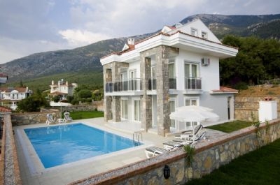 Villa for sale in town 93983