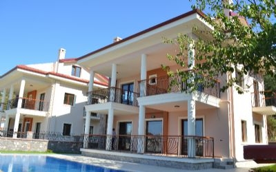 Villa for sale in town, Spain 93985