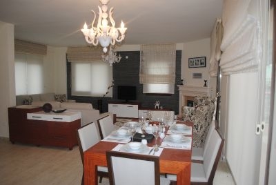 Villa with 4 bedroom in town 93985