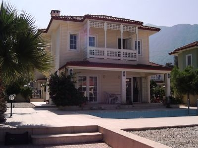 Villa for sale in town 93995