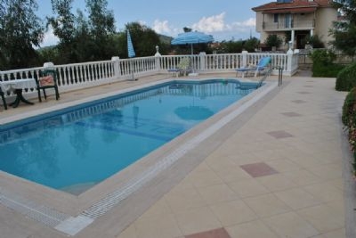 Villa for sale in town, Spain 94001