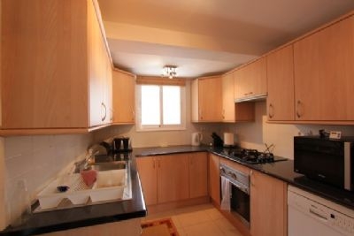 Villa with 3 bedroom in town 94035