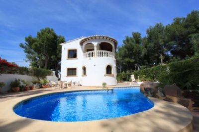 Villa for sale in town 94058