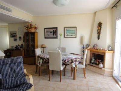 Townhome with 4 bedroom in town 94241