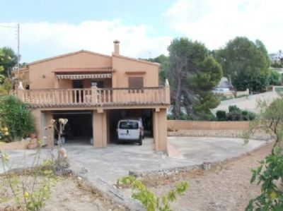 Villa for sale in town, Spain 94302