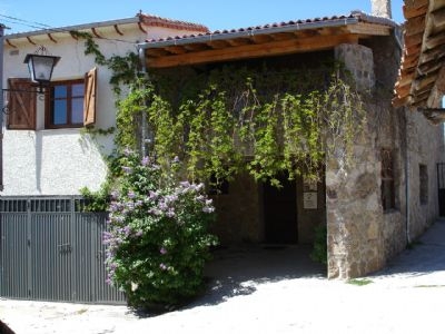 Villa for sale in town 94899