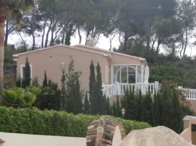 Villa for sale in town 94977