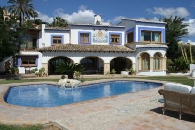 Villa for sale in town 95229