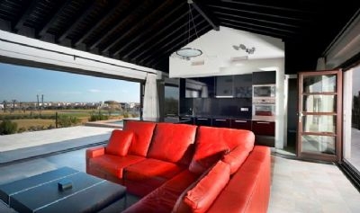 Villa for sale in town, Spain 95409