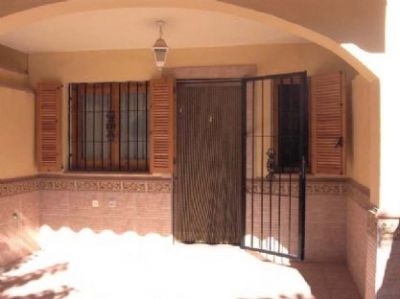 Townhome with 4 bedroom in town 95809