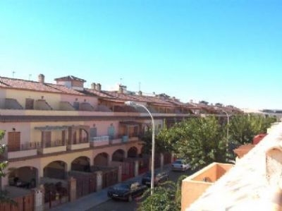 Townhome with 4 bedroom in town, Spain 95809