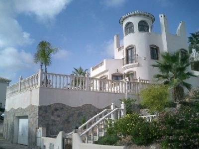 Villa for sale in town 95859
