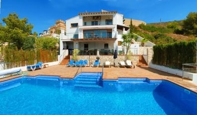 Villa to rent in town 96860