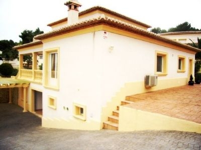 Villa for sale in town 97090