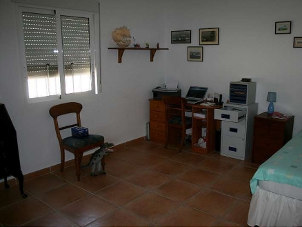 Alguena property: Alicante Villa 99036