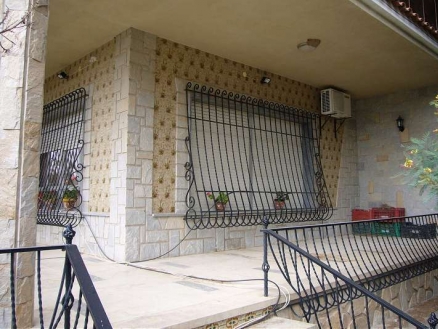 Villa for sale in town, Spain 99176