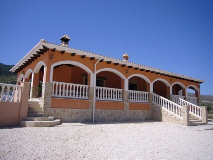 Villa for sale in town 99488