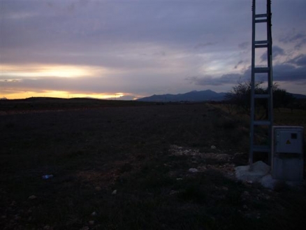 Pinoso property: Land with bedroom in Pinoso 99630