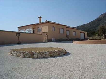 Macisvenda property: Villa for sale in Macisvenda, Spain 99702