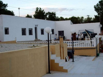 Hondon de las Nieves property: Villa with 4 bedroom in Hondon de las Nieves 99724