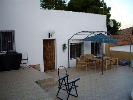 Hondon de las Nieves property: Villa with 4 bedroom in Hondon de las Nieves, Spain 99724