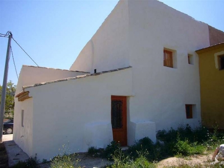 Pinoso property: Alicante House 99793