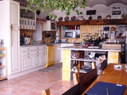 Villa with 6 bedroom in town 117862