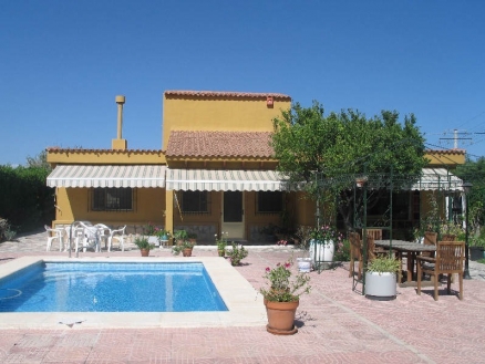 Villa for sale in town 117908
