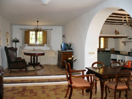 Villa&nbsp;for&nbsp;sale&nbsp;in&nbsp;town,&nbsp;Spain&nbsp;117928