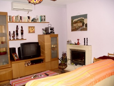 Villa&nbsp;for&nbsp;sale&nbsp;in&nbsp;town,&nbsp;Spain&nbsp;118003