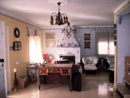 Villa&nbsp;for&nbsp;sale&nbsp;in&nbsp;town,&nbsp;Spain&nbsp;118016