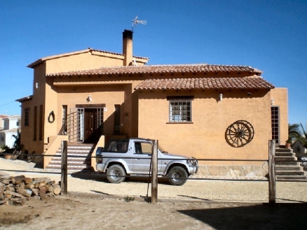 Villa for sale in town, Spain 118049