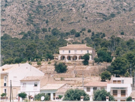 Villa&nbsp;for&nbsp;sale&nbsp;in&nbsp;town,&nbsp;Spain&nbsp;118077