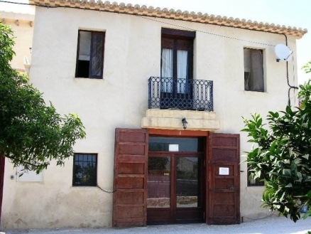 Commercial&nbsp;for&nbsp;sale&nbsp;in&nbsp;town&nbsp;118081