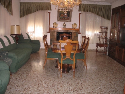 Villa&nbsp;for&nbsp;sale&nbsp;in&nbsp;town,&nbsp;Spain&nbsp;118090