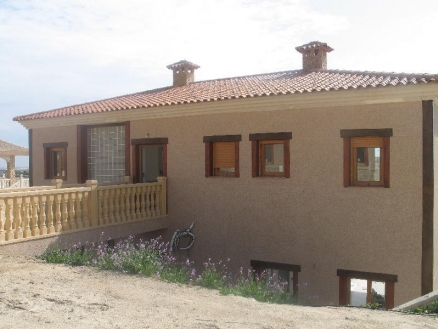 Villa&nbsp;for&nbsp;sale&nbsp;in&nbsp;town,&nbsp;Spain&nbsp;118237