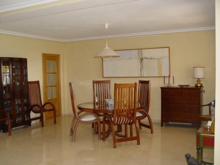 Villa&nbsp;for&nbsp;sale&nbsp;in&nbsp;town,&nbsp;Spain&nbsp;118243