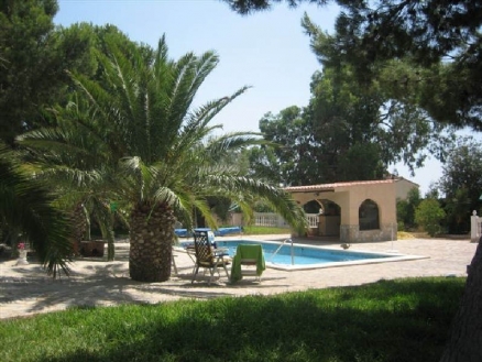 Villa&nbsp;with&nbsp;4&nbsp;bedroom&nbsp;in&nbsp;town,&nbsp;Spain&nbsp;118304