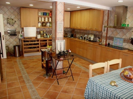 Villa&nbsp;for&nbsp;sale&nbsp;in&nbsp;town,&nbsp;Spain&nbsp;118436