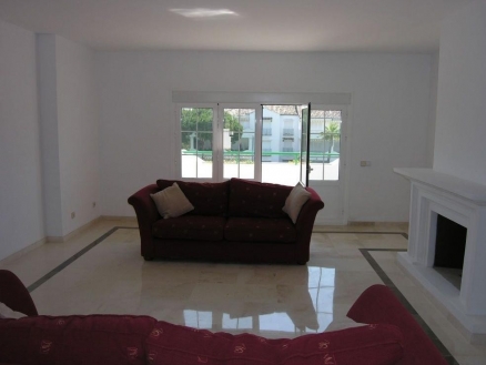 Estepona property: Apartment with 2 bedroom in Estepona 119904