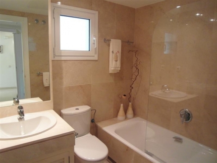 Estepona property: Apartment with 2 bedroom in Estepona 120180