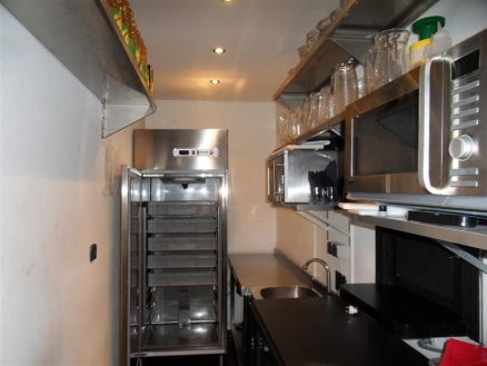 Puerto Banus property: Commercial with bedroom in Puerto Banus 120601