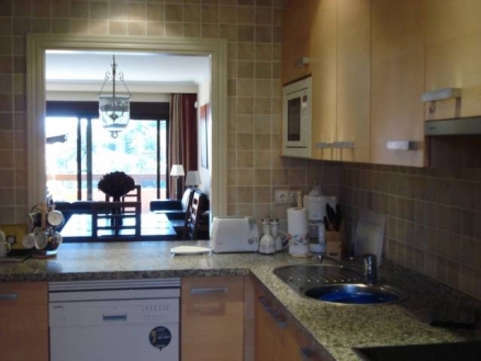 Estepona property: Apartment with 2 bedroom in Estepona 121108