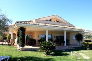 Villa&nbsp;with&nbsp;4&nbsp;bedroom&nbsp;in&nbsp;town&nbsp;121440