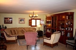 Villa&nbsp;for&nbsp;sale&nbsp;in&nbsp;town,&nbsp;Alicante&nbsp;121441