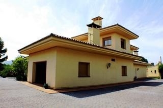 Villa&nbsp;for&nbsp;sale&nbsp;in&nbsp;town,&nbsp;Spain&nbsp;121443